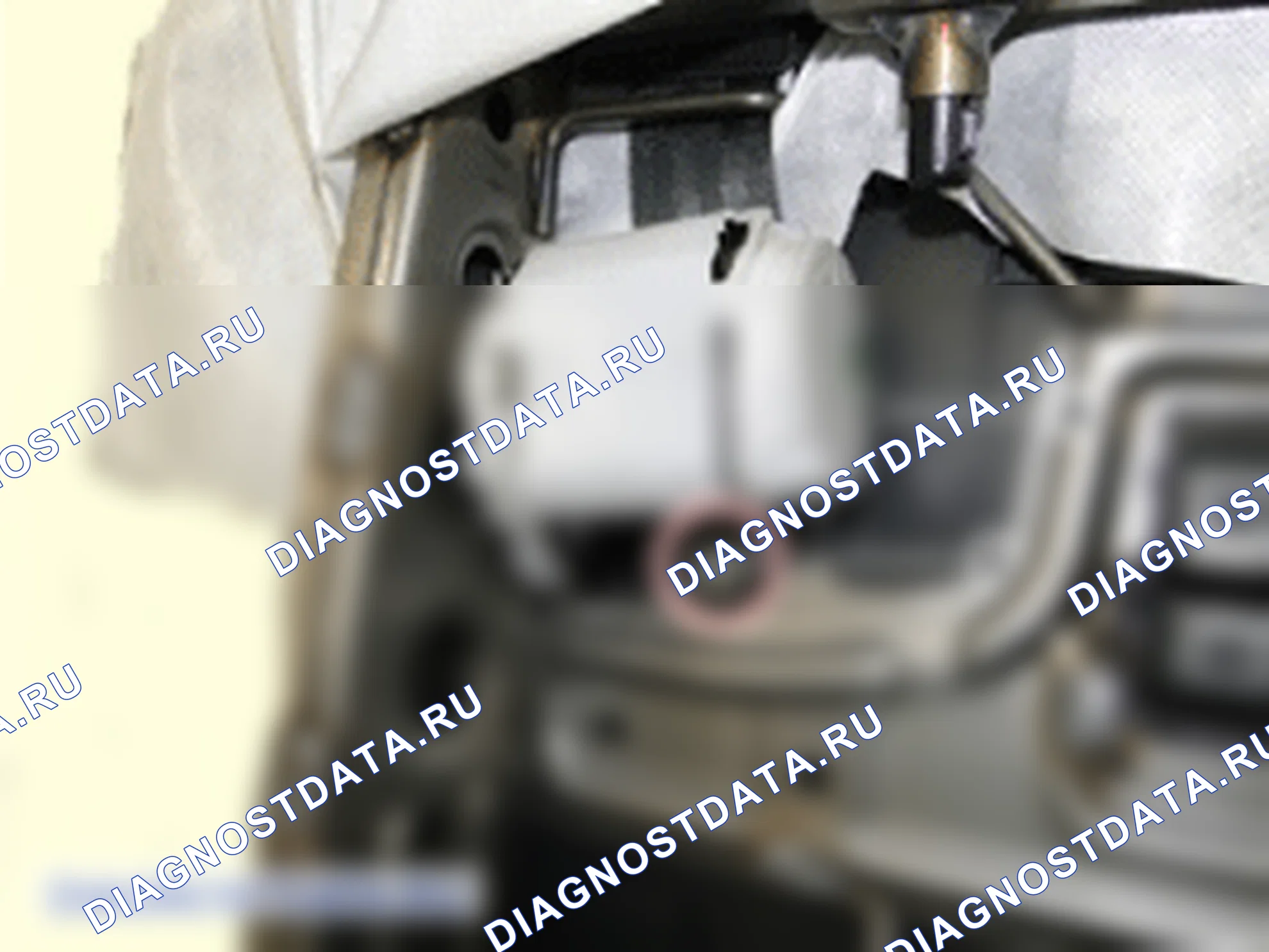Замена втягивателя ремня безопасности по центру задней части. Hyundai Santafe Sport DMA