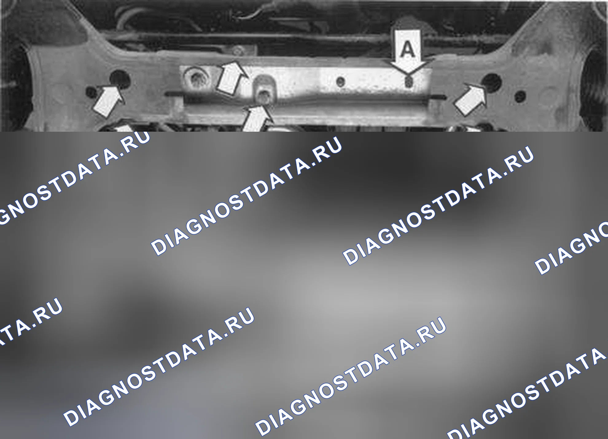 Рис. 41: Снять болты с переднего подрамника крепления двигателя. Volvo C70 I