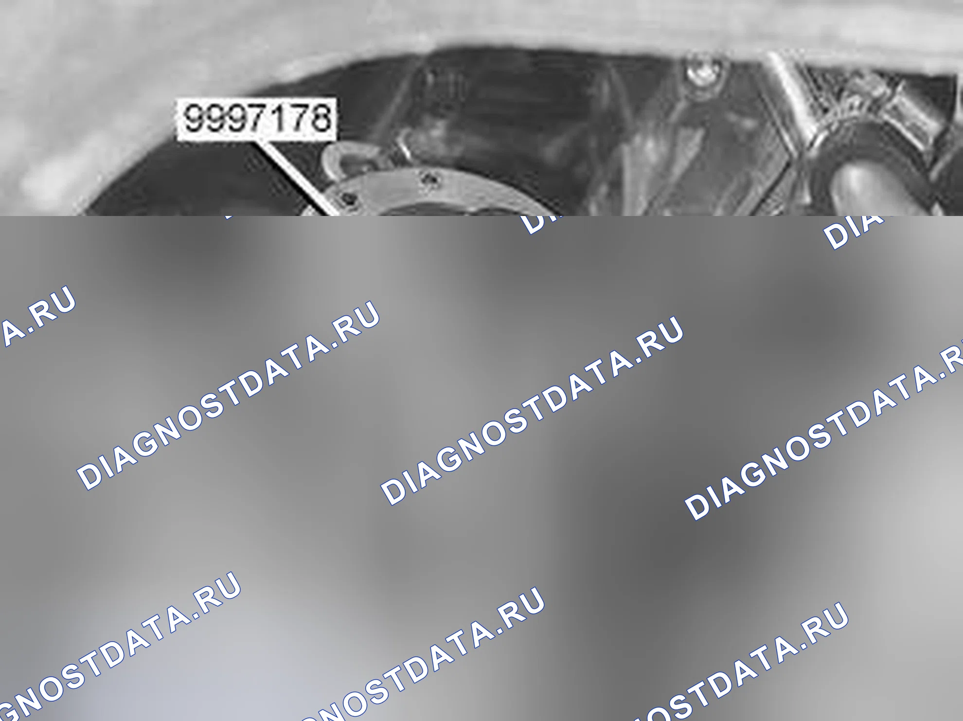 Рис. 369: СНЯТИЕ УСТАНОВОЧНОЙ ГАЙКИ. Volvo V50 I
