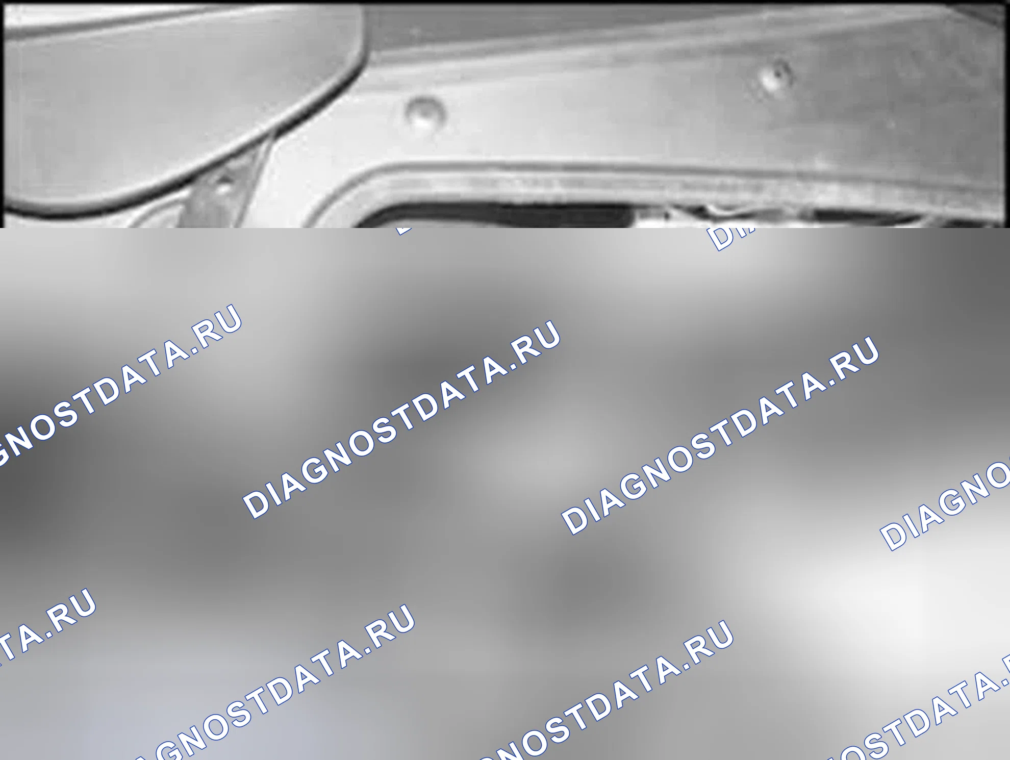 Рис. 650: 51 71... Снятие и установка/замена защитных элементов моторного отсека (безопасность). BMW M5 E60/E61