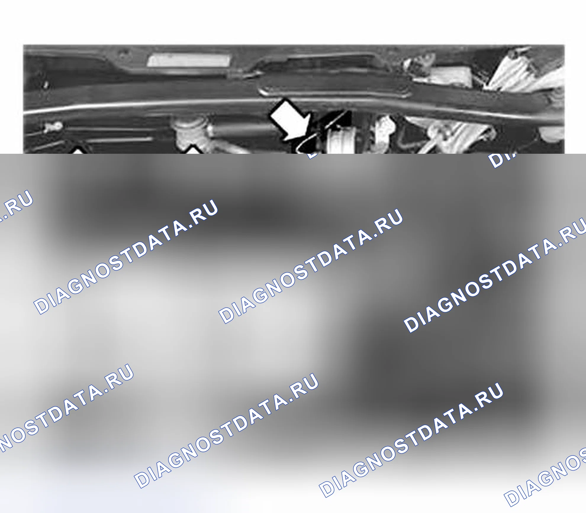 Рис. 93: Снятие крышки свечи зажигания. Volvo S80 I рестайлинг
