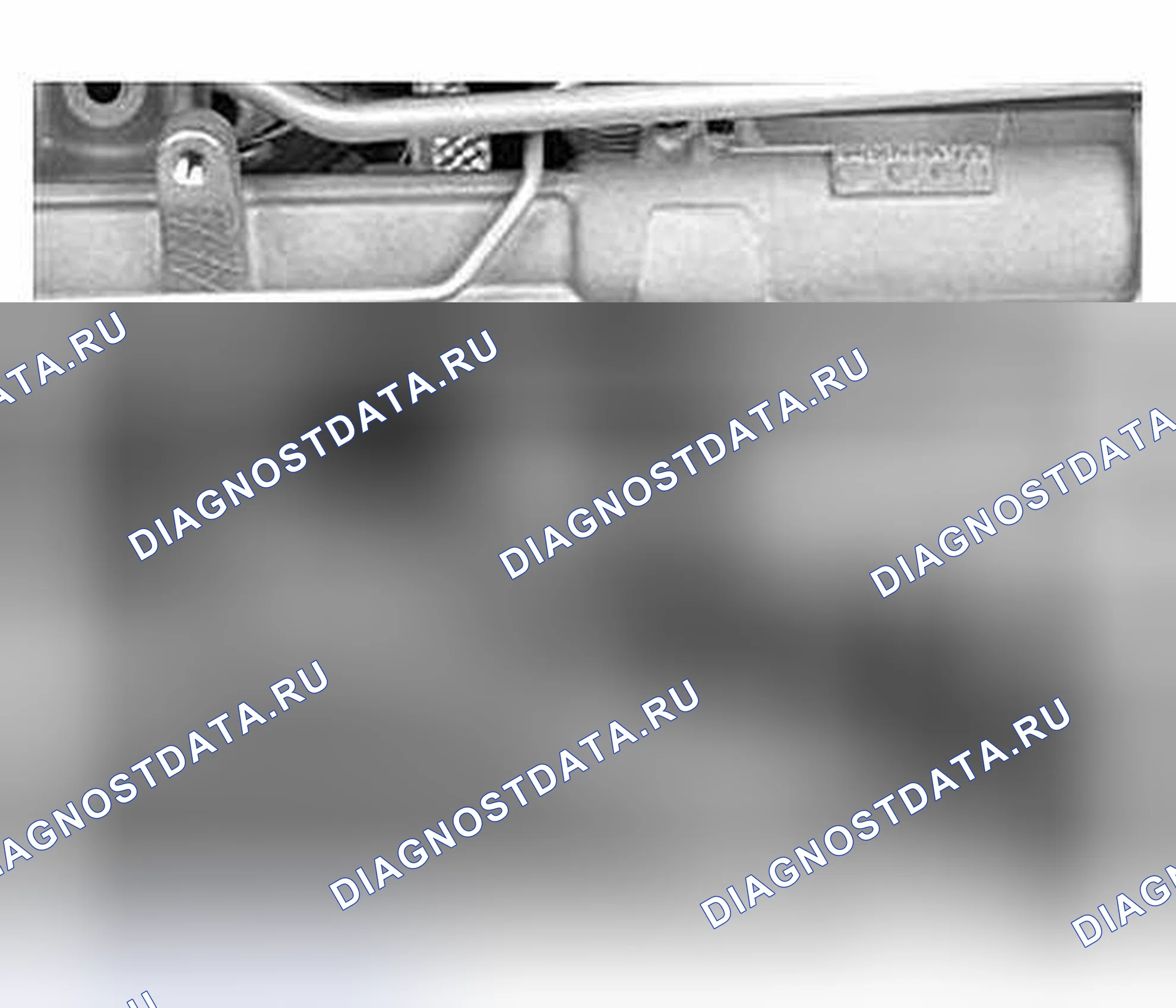 Рис. 476: Снятие крышки сервоцилиндра. Volvo XC90 I