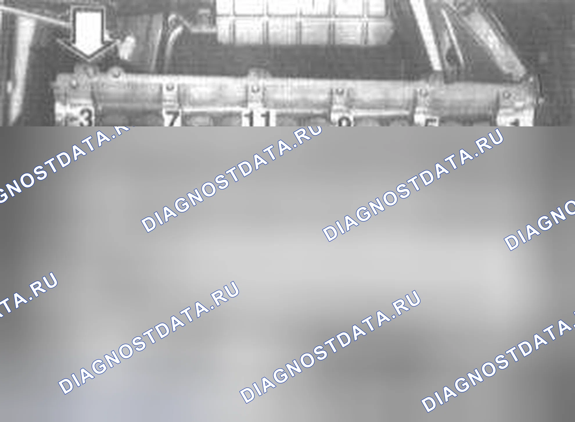 Рис. 56: Снять головку цилиндра. Volvo C70 I