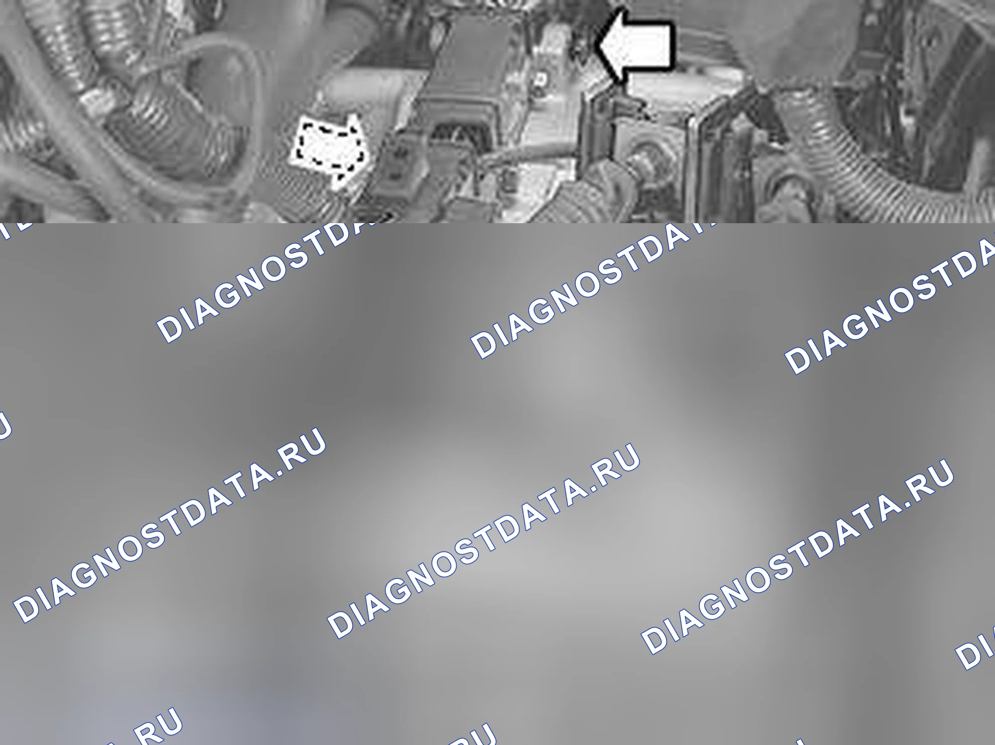 Рис. 32: Снятие зубчатых тросов с рычагов и насадок на коробке передач. Volvo S60 I рестайлинг