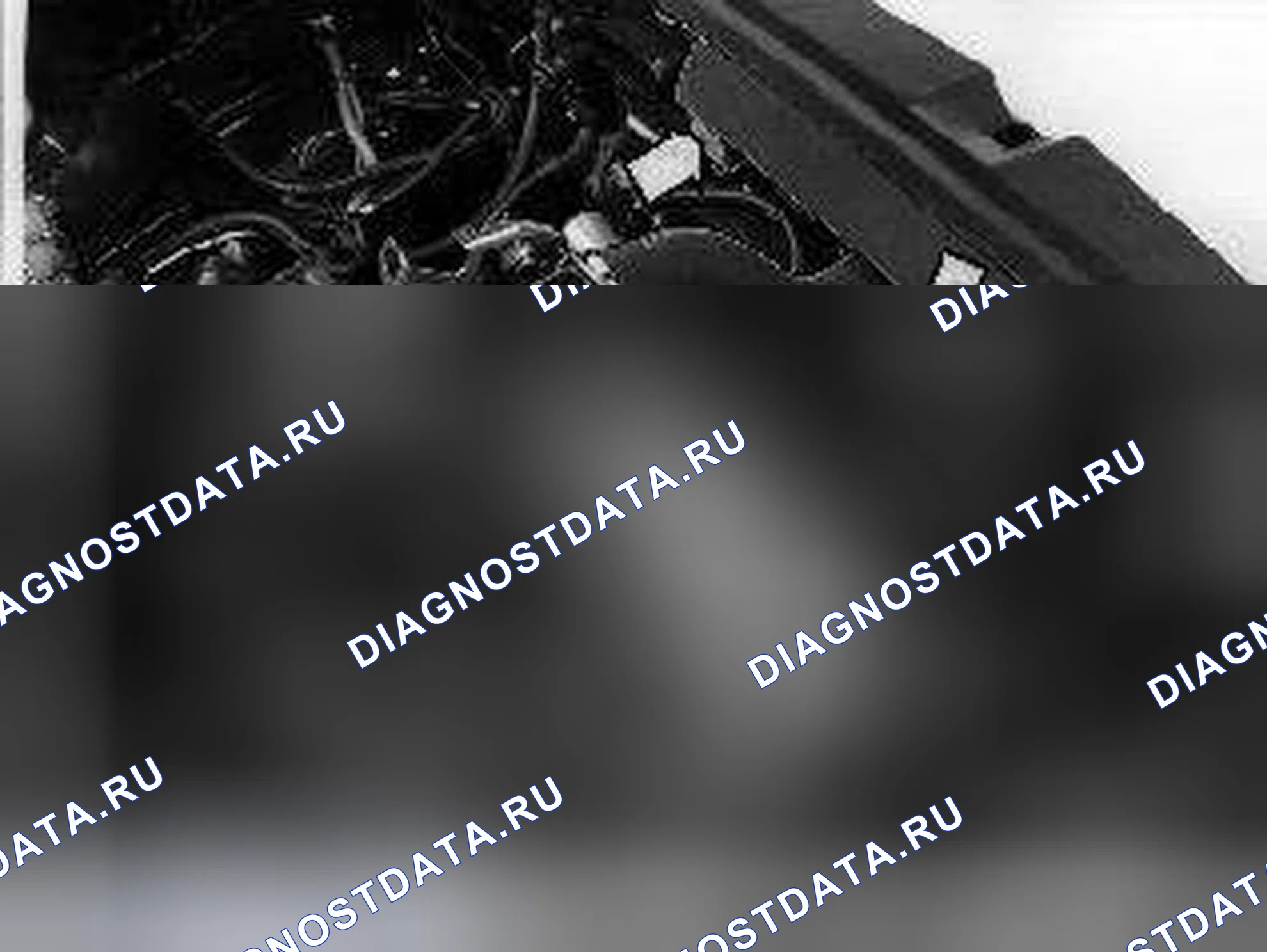 Рис. 79: Снять вентилятор охлаждающей жидкости двигателя (управление вентилятором). Volvo C70 I
