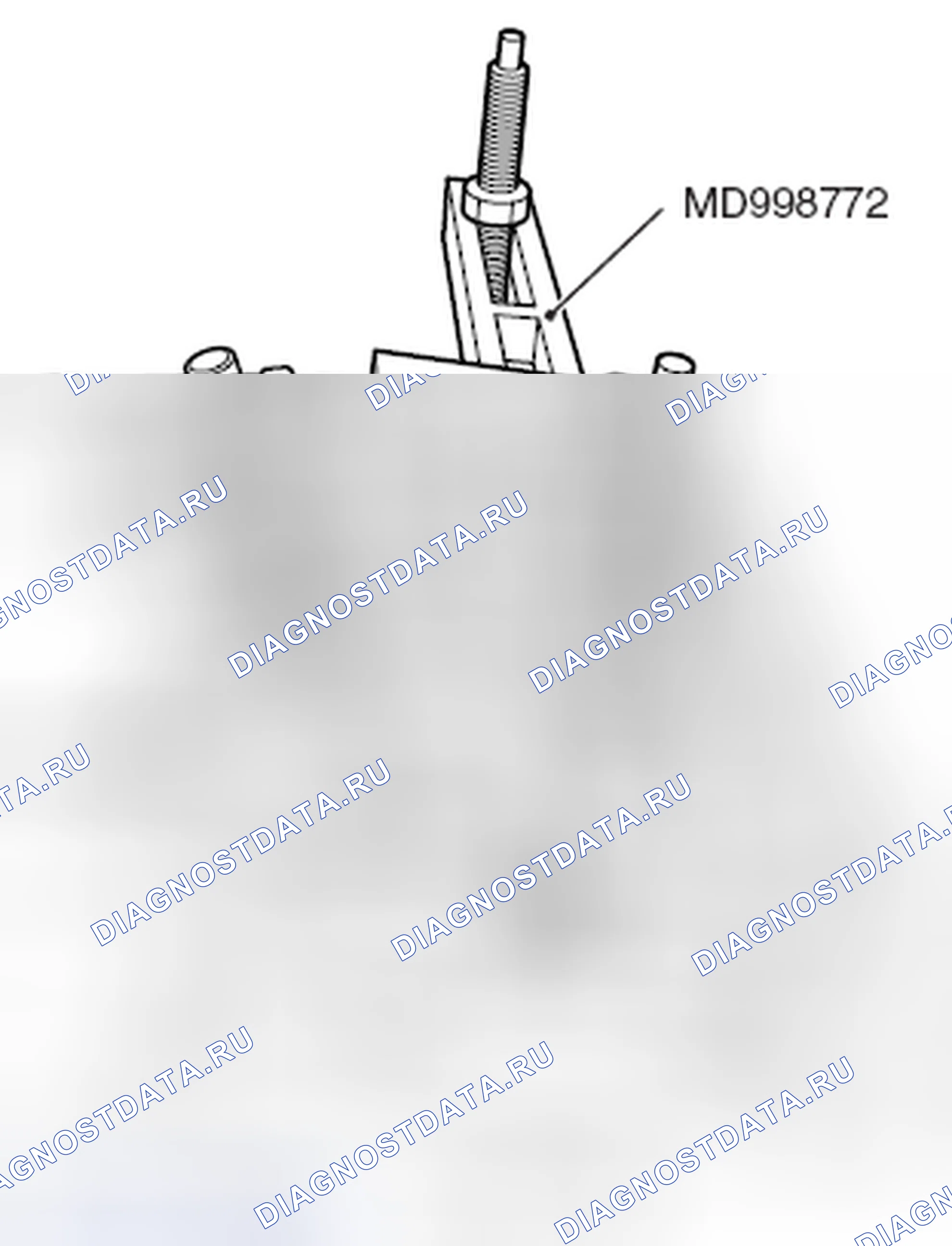 Рис. 263: > > B < < УСТАНОВКА ФИКСАТОРА ПРУЖИНЫ КЛАПАНА. Mazda MX-5 NB