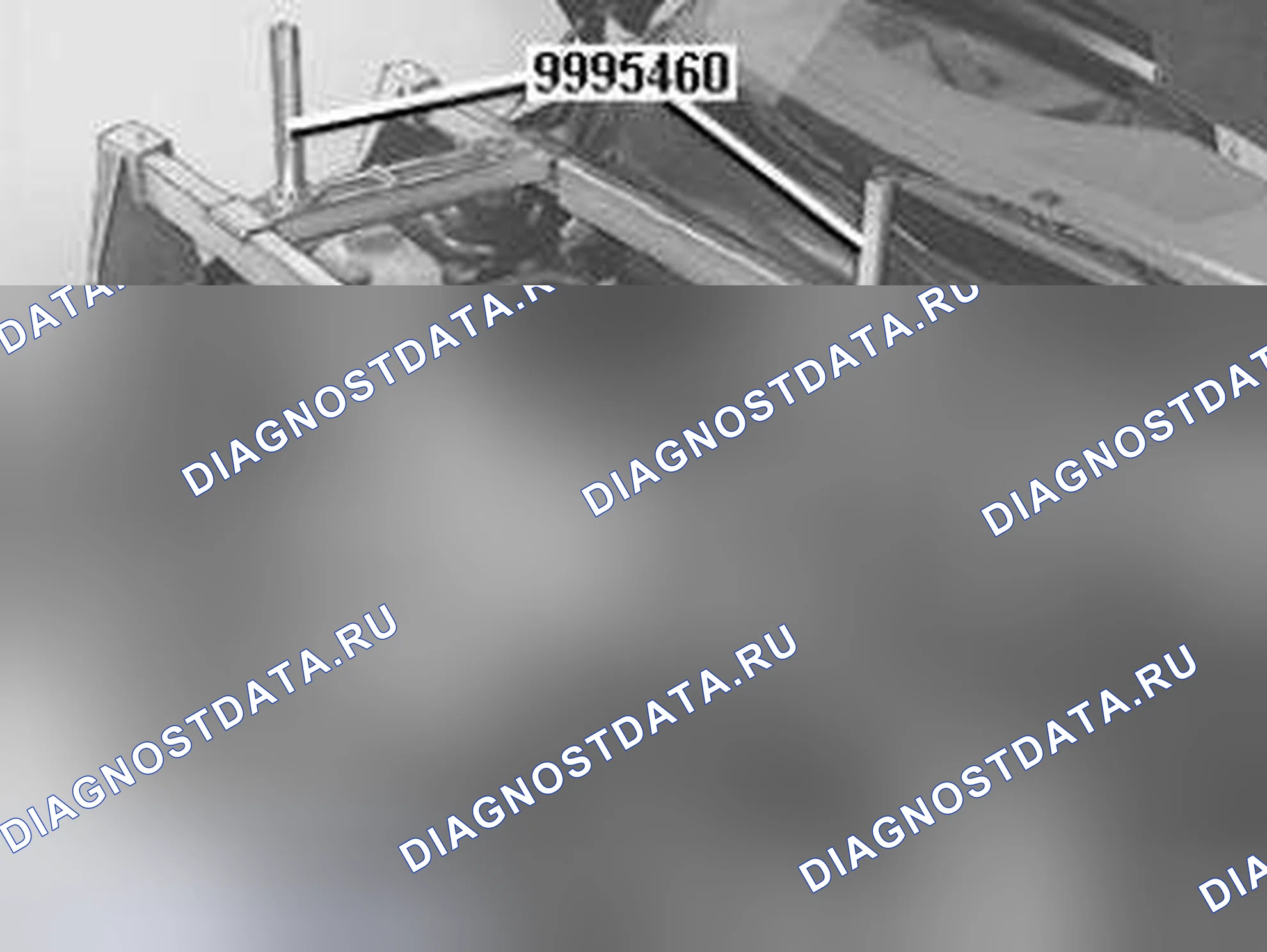 Рис. 509: Установка подъемной балки и подъемного крюка на подъемное ушко двигателя. Volvo V70 II