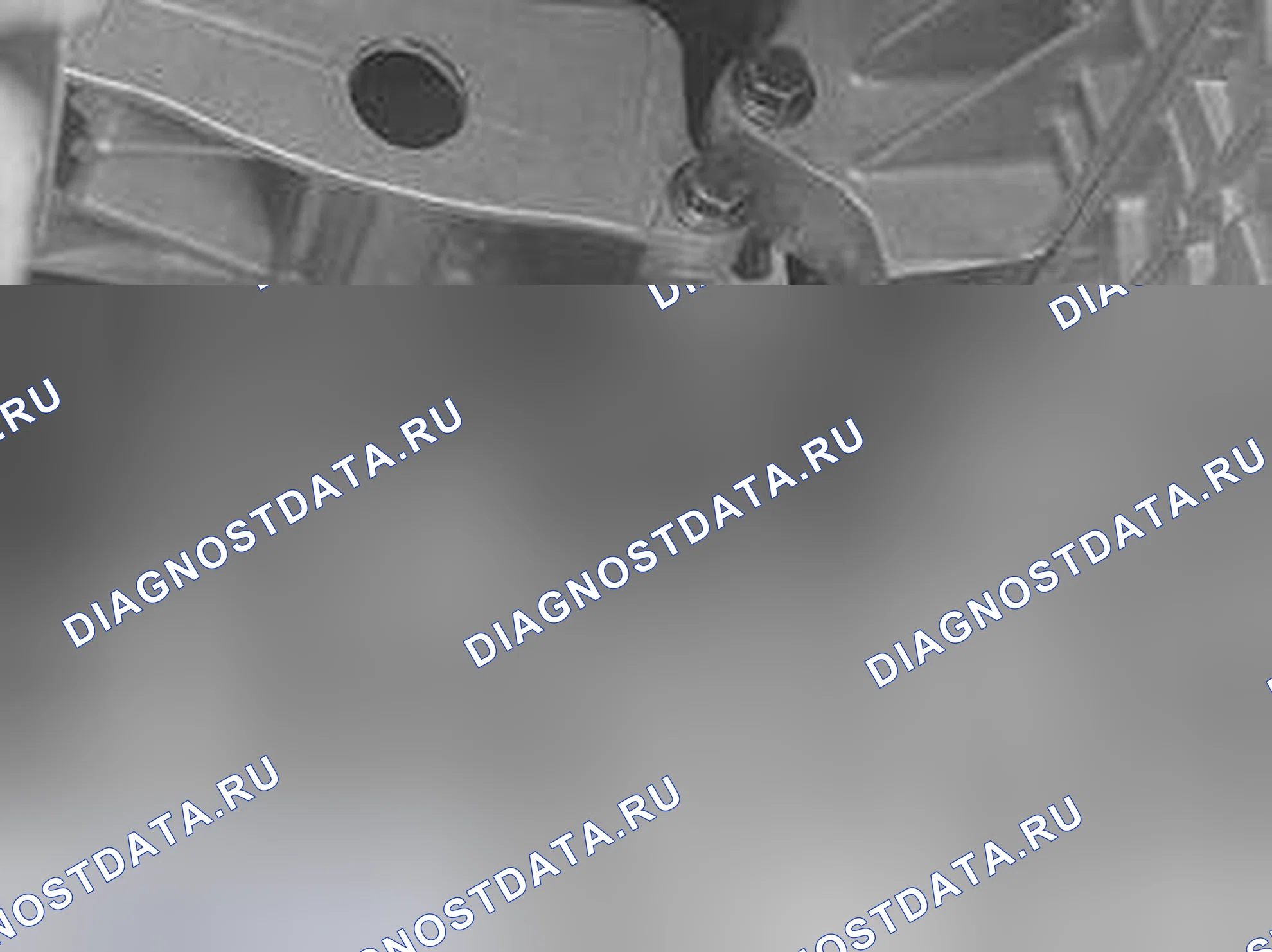 Рис. 318: Демонтаж уплотнения приводного вала. Volvo V70 II
