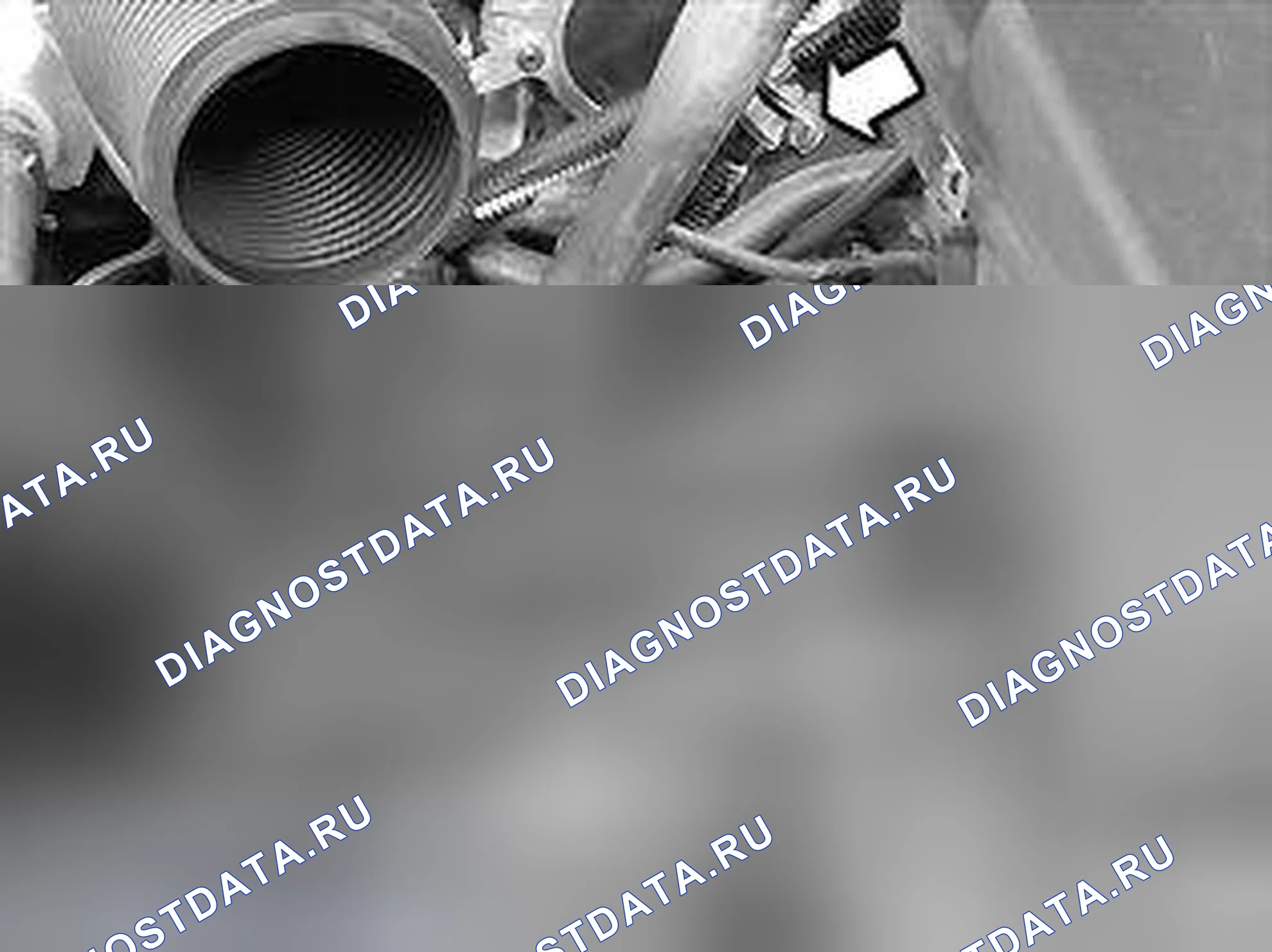 Рис. 475: Установка троса селектора передач на коробке передач и рычаге. Volvo V70 II