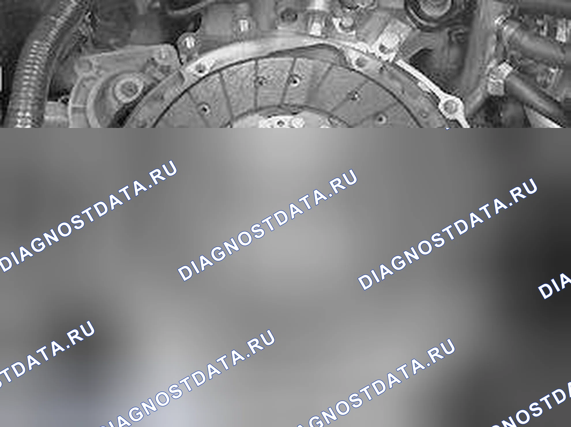 Рис. 688: Установка ведомого диска сцепления и центра. Volvo C70 I