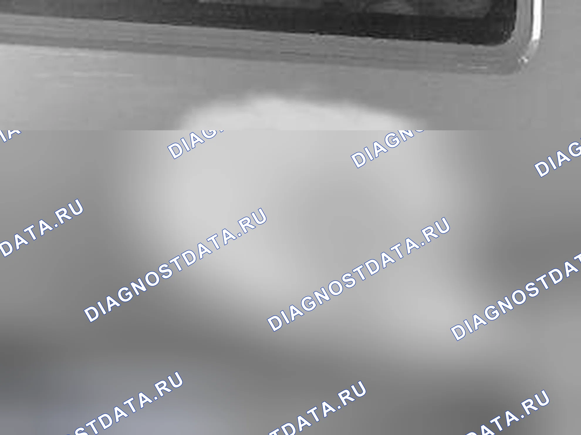 Рис. 78: Отшлифовать наполнитель до матового состояния. Volvo C70 I