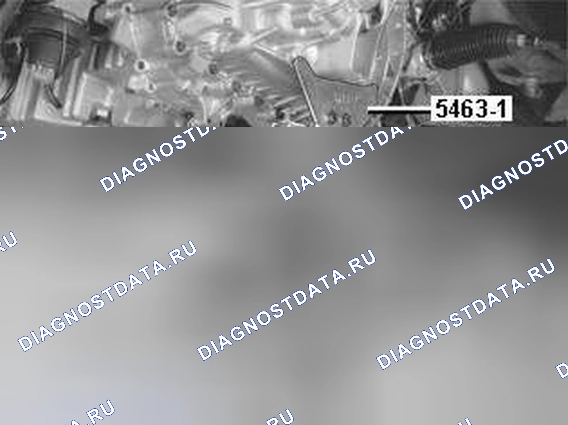 Рис. 392: Установка приспособления на мобильном домкрате и трансмиссии. Volvo S60 I