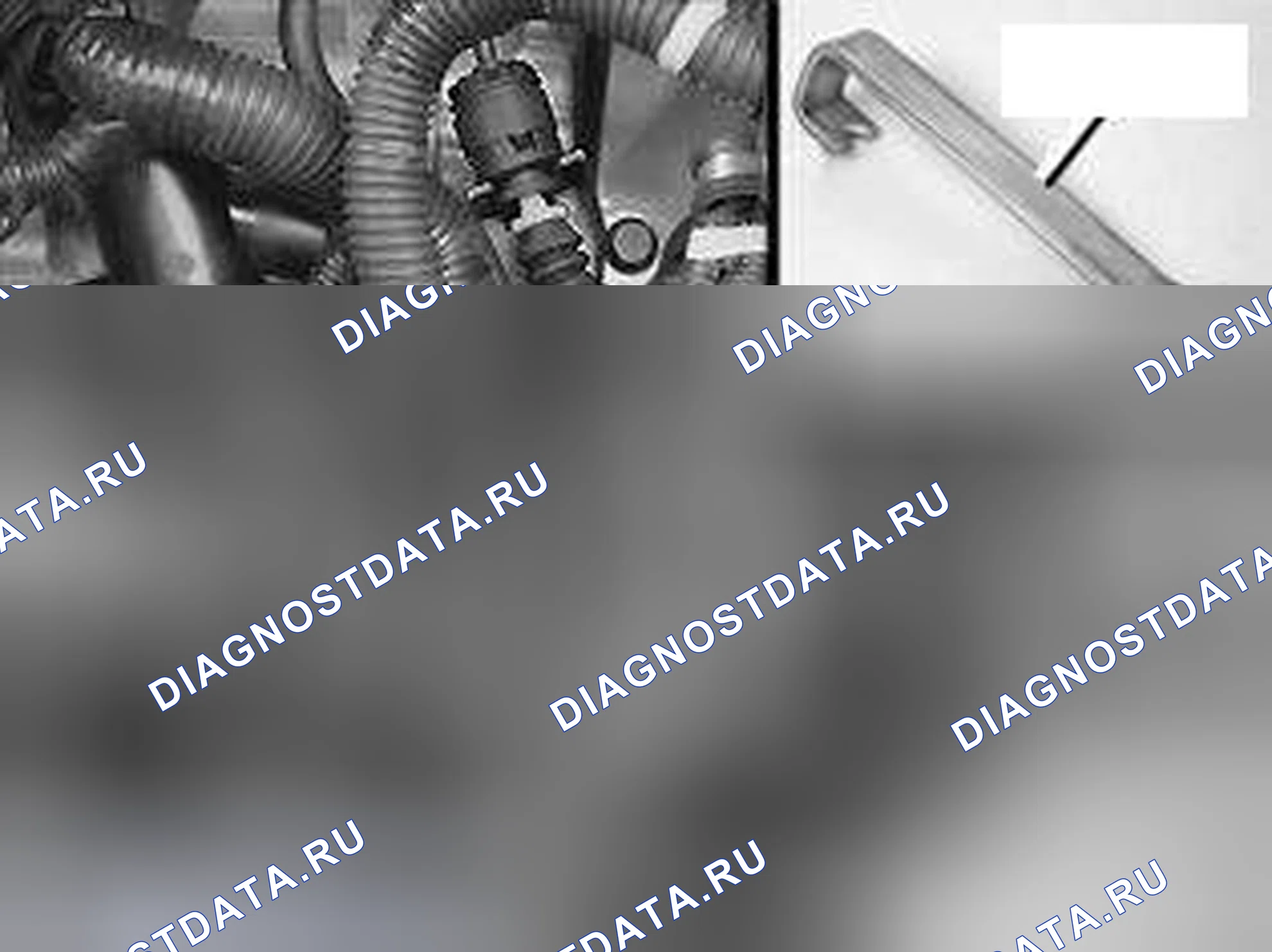 Рис. 404: СНЯТИЕ ТРОСА ПЕРЕКЛЮЧАТЕЛЯ ПЕРЕДАЧ. Volvo V50 I