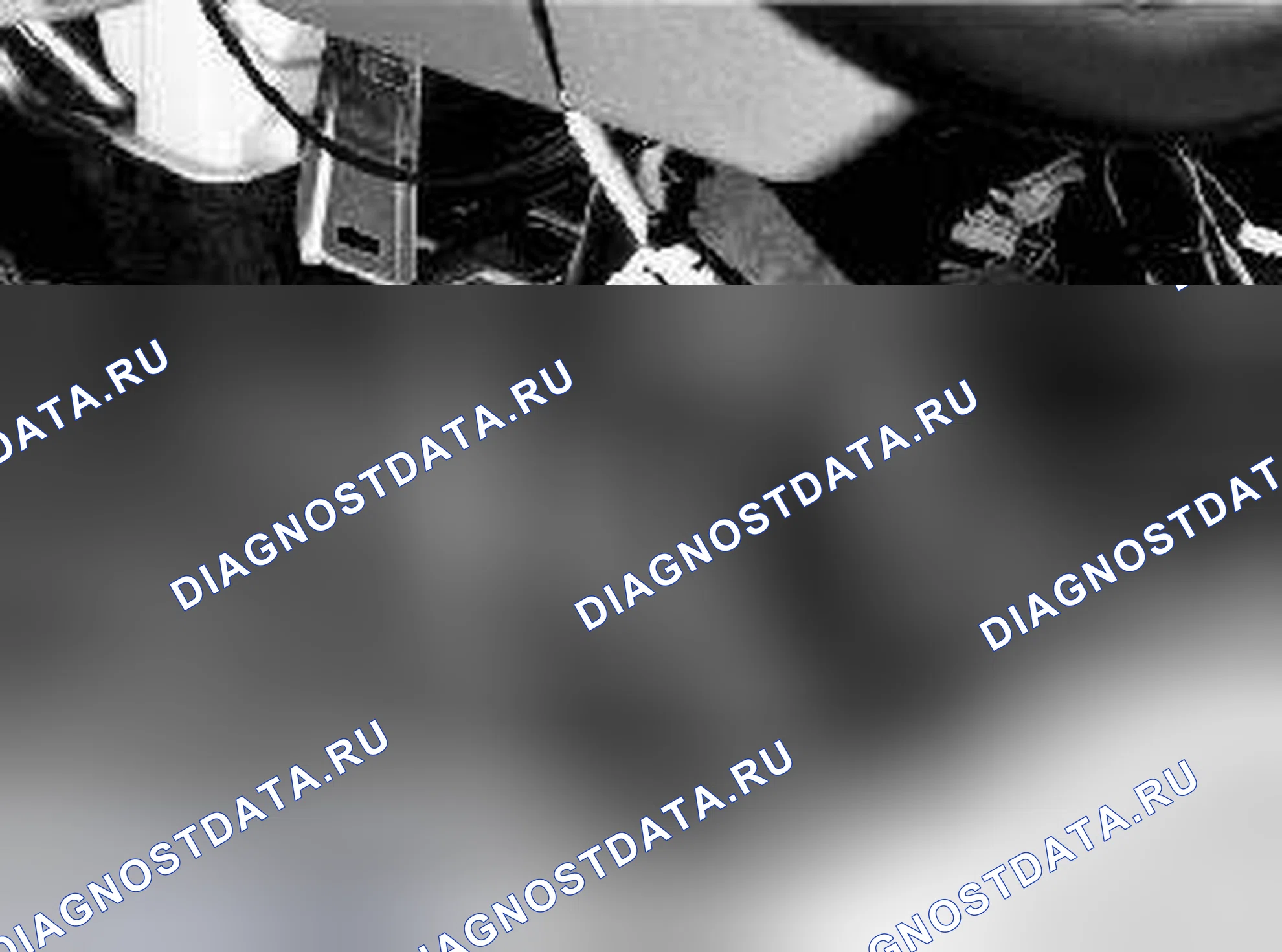 Рис. 890: Снятие пакета кабелей. Volvo C70 I