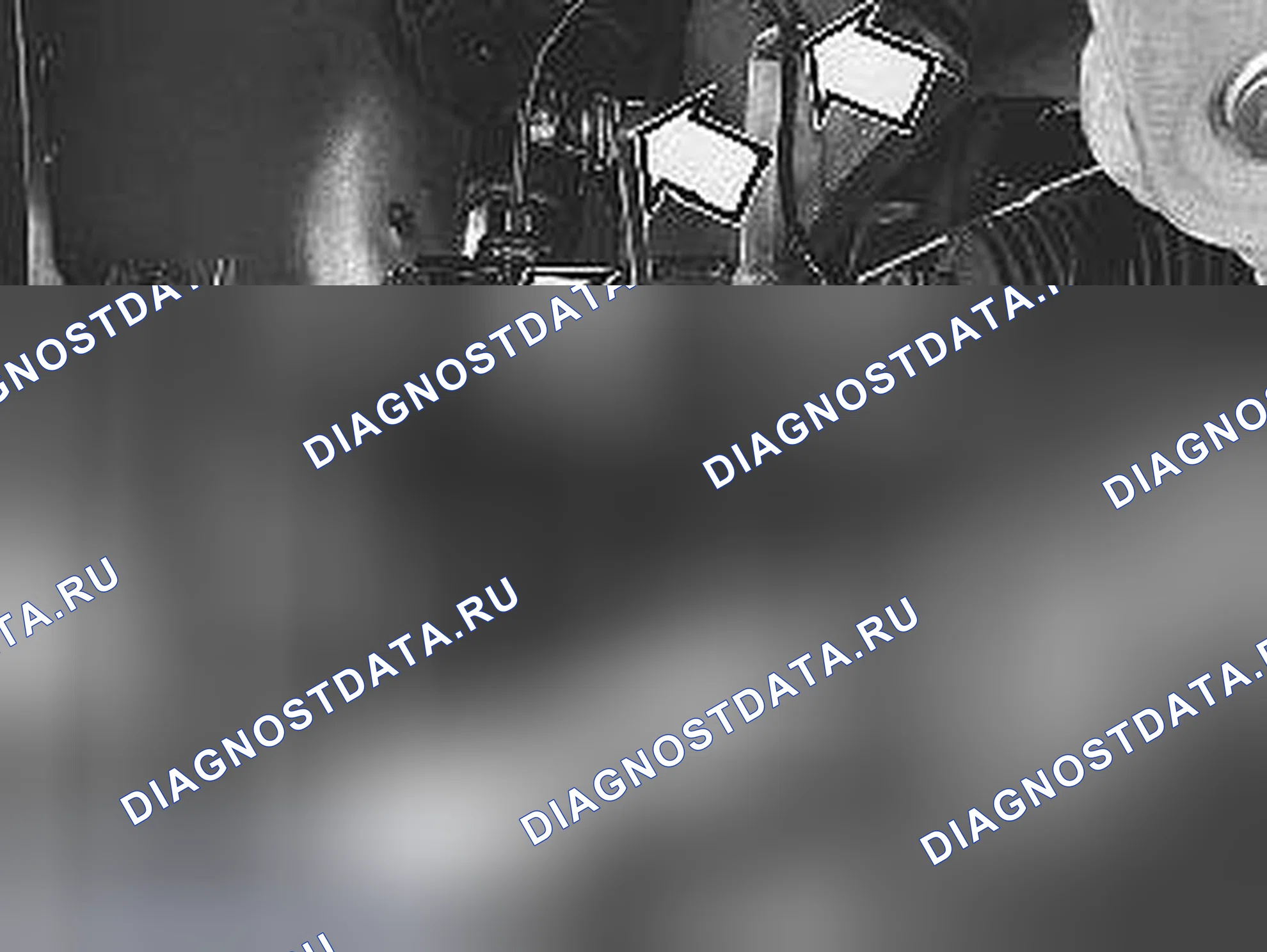Рис. 38: Замена передней пружины, монтаж пружинной стойки, амортизатор. Volvo C70 I